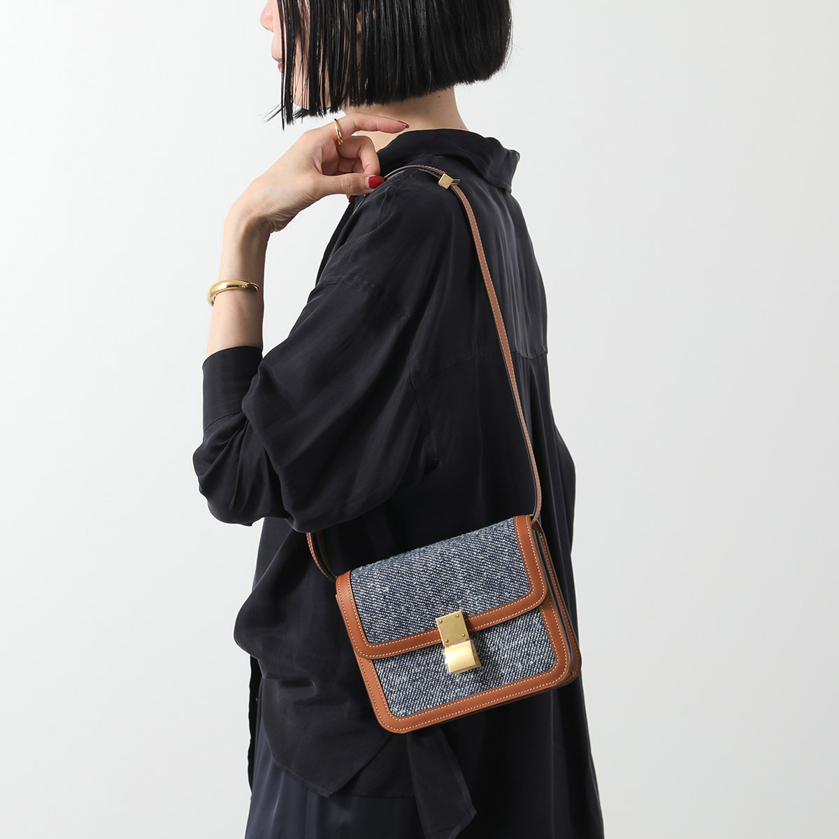 【CELINE】セール TEEN CLASSIC ショルダーバッグ テキスタイル CELINE】セール TEEN CLASSIC ショルダーバッグ テキスタイル