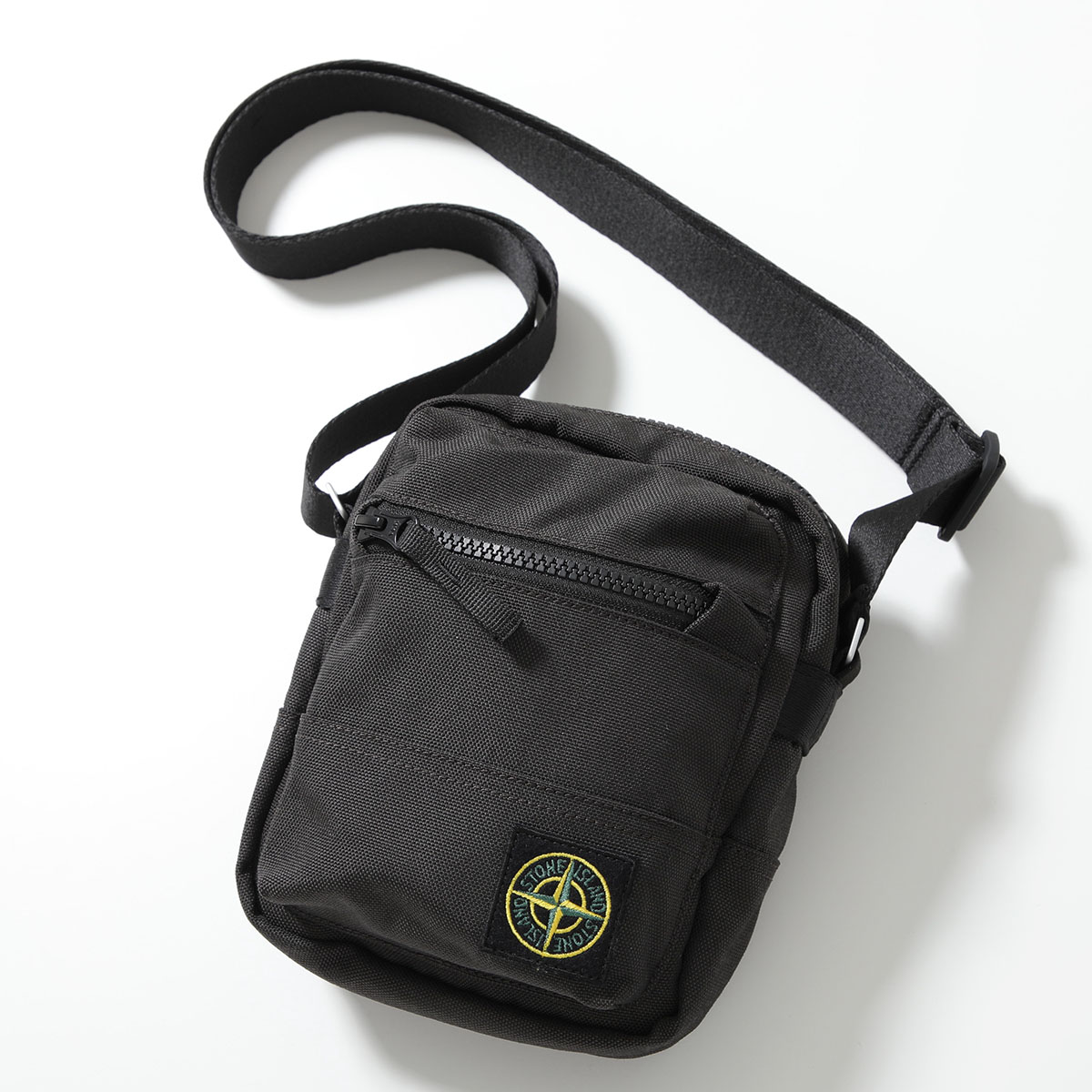 STONE ISLAND（ストーン アイランド） クロスボディバッグ