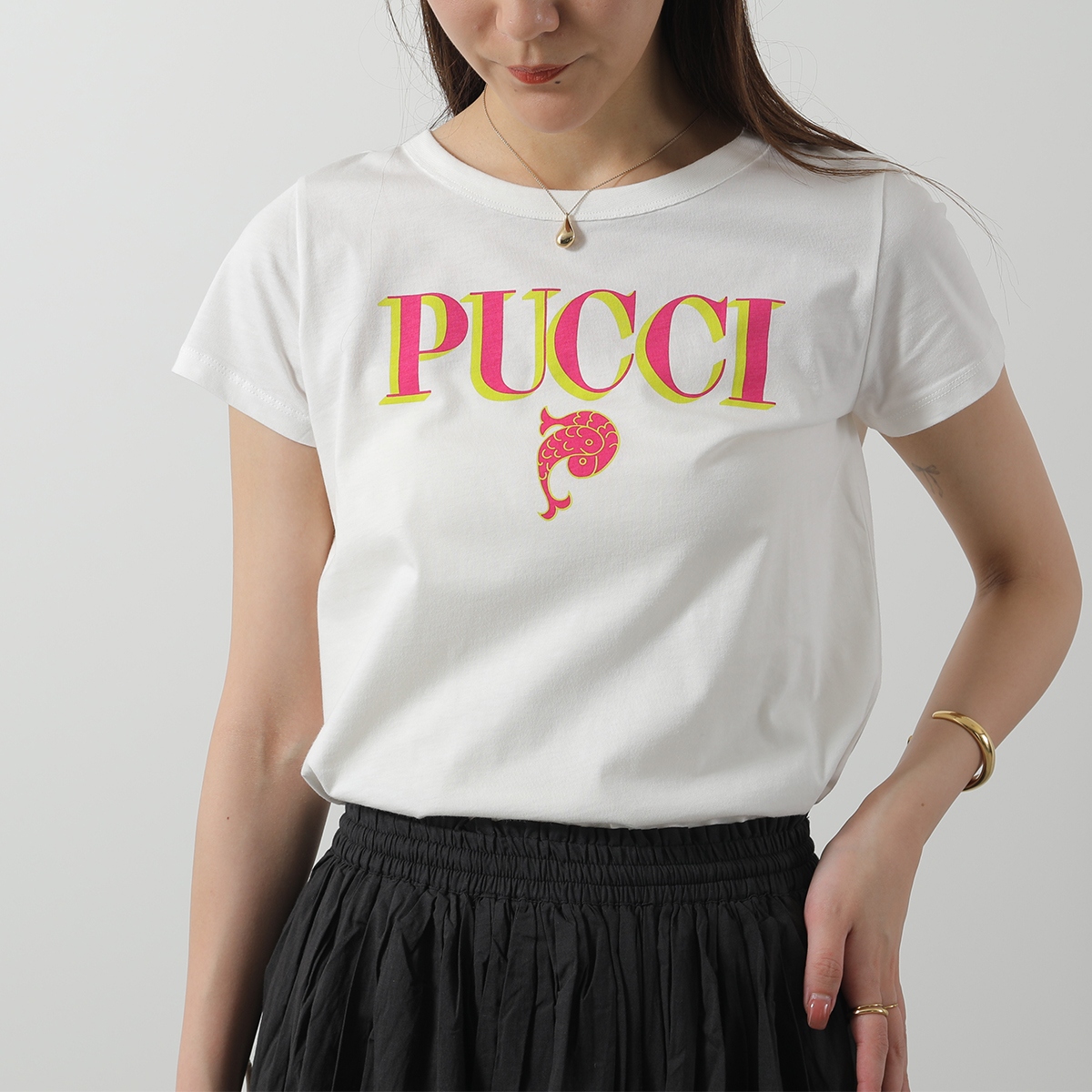 エミリオ・プッチ 蝶プリント Tシャツ と帽子