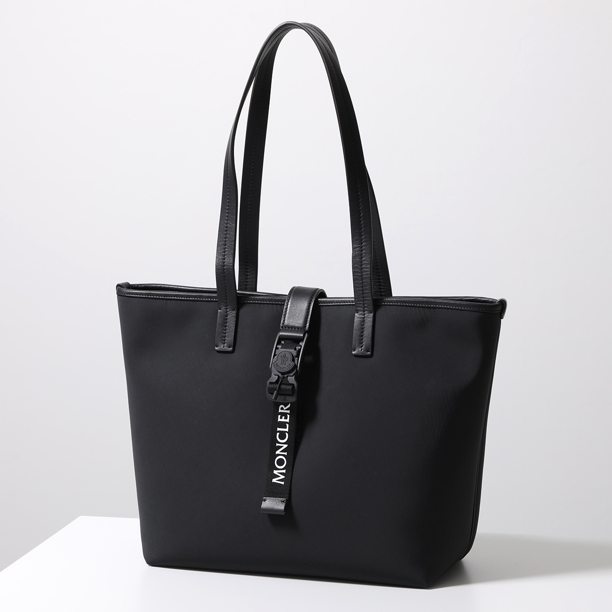 バッグ・カバンその他 MONCLER Women Bags 09B 5D000 09 M6275 999 Black Backpacks, Handbags & Fanny Packs for Women | Moncler US
