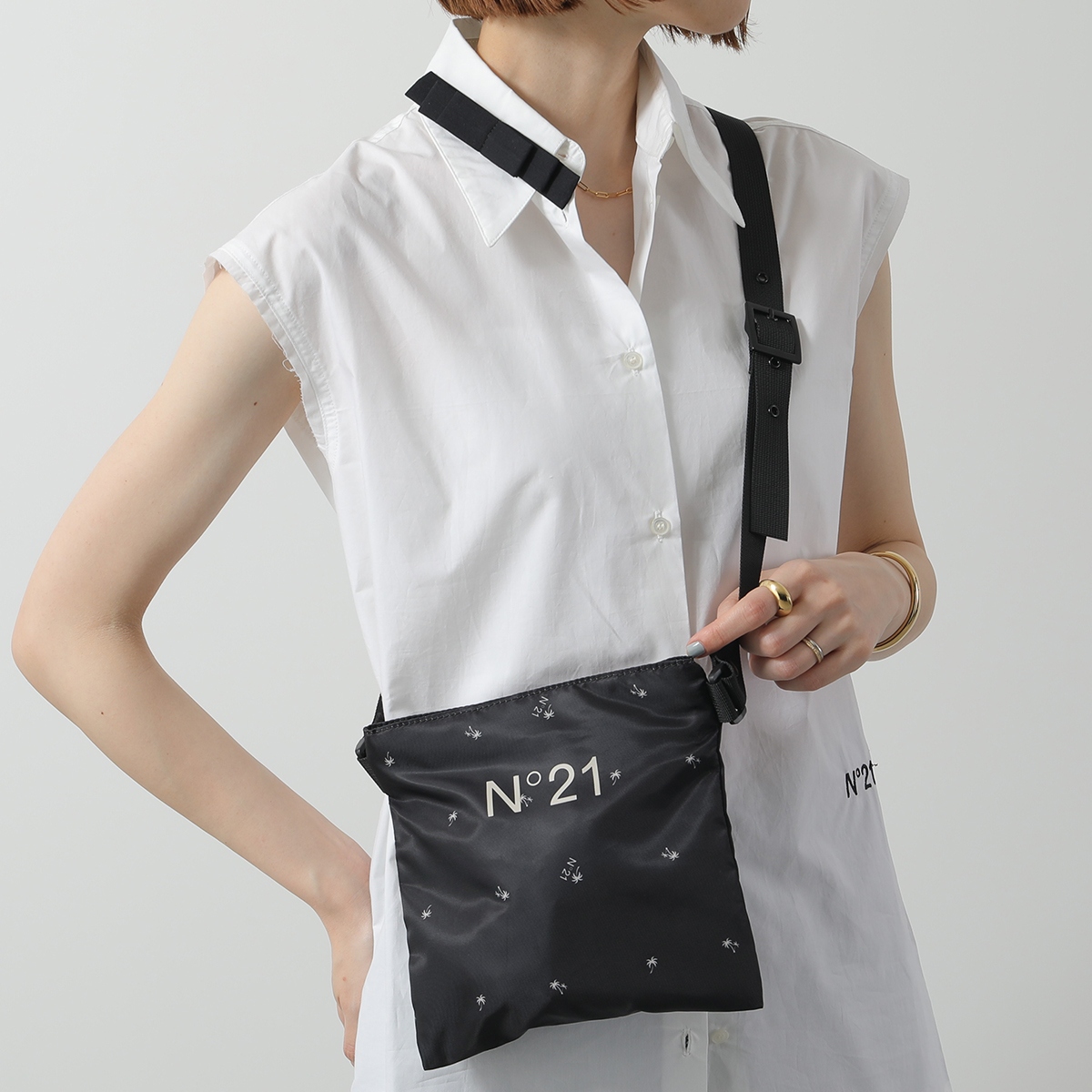 N°21 KIDS ヌメロヴェントゥーノ キッズ ショルダーバッグ