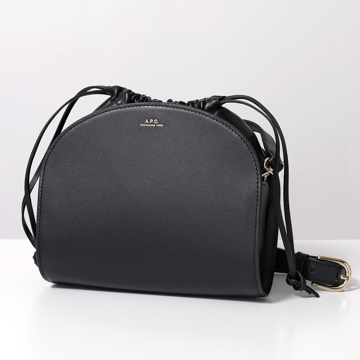未使用　A.P.C.　アーペーセー　ショルダーバッグ　本革　ブラック　フランス製 A.P.C. APC アーペーセー ショルダーバッグ sac demi lune