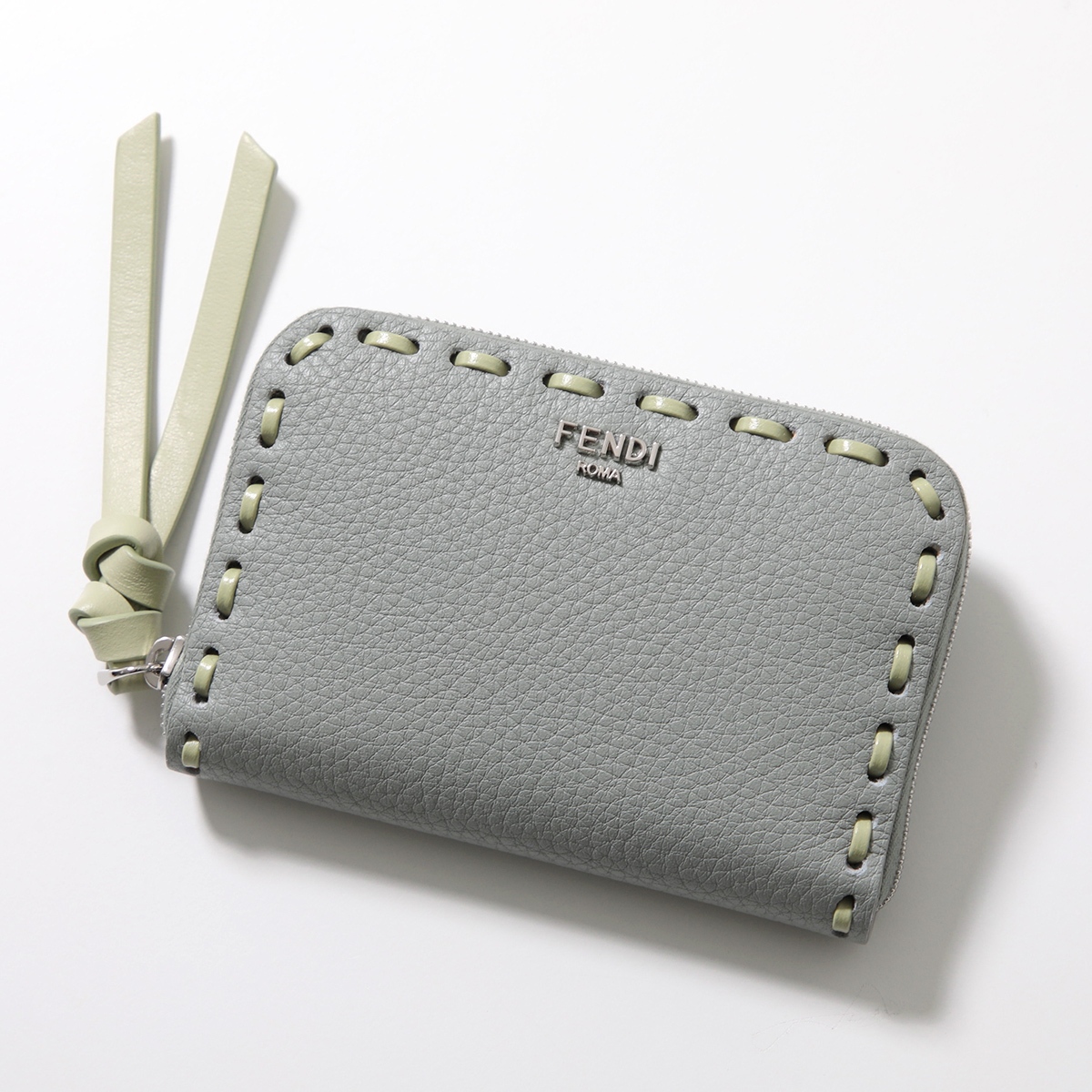 フェンディ　パイソン　財布　ピーカブー フォロワー100突破記念セール❣️ ❣️Fendi 高級ピーカブー