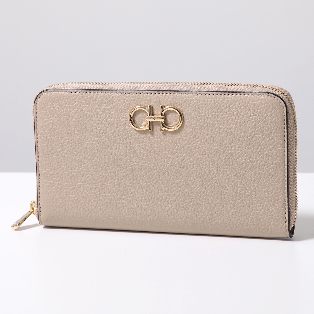 FERRAGAMO（フェラガモ） ラウンドファスナー長財布 22 0405