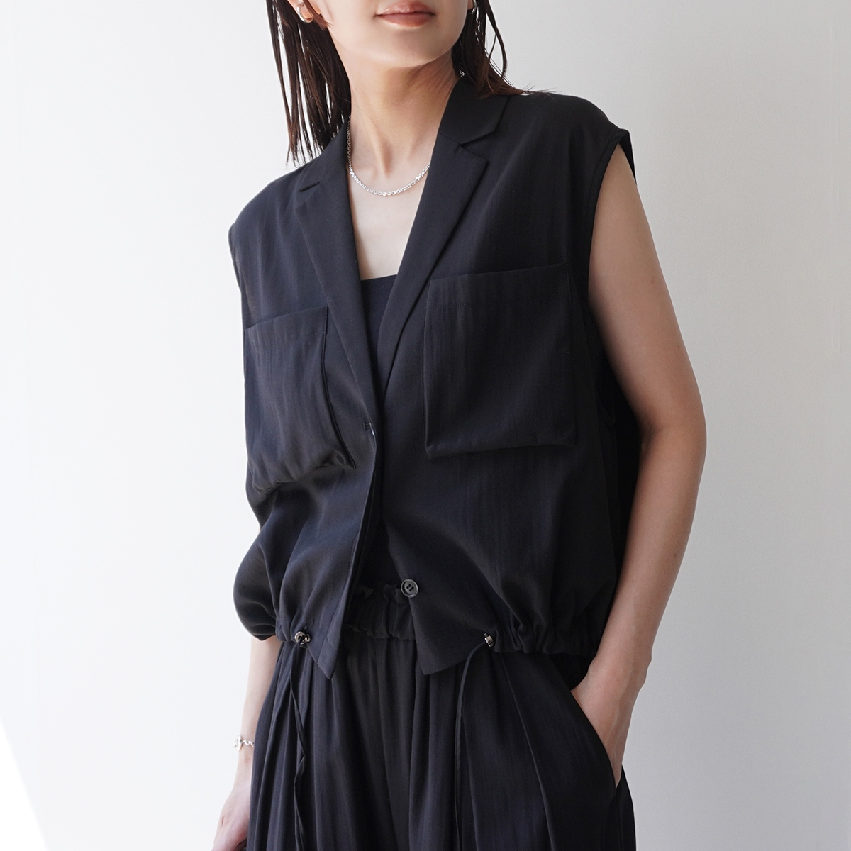 CHIGNON タックデニムベスト CHIGNON タックデニムベスト