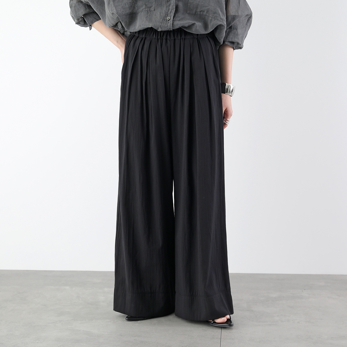 CHIGNON シニヨン マルチタックワイドパンツ 3853-348MK