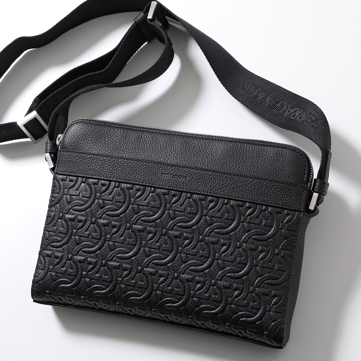 FERRAGAMO フェラガモ ショルダーバッグ TRAVEL EMBOSSED BLOCCO