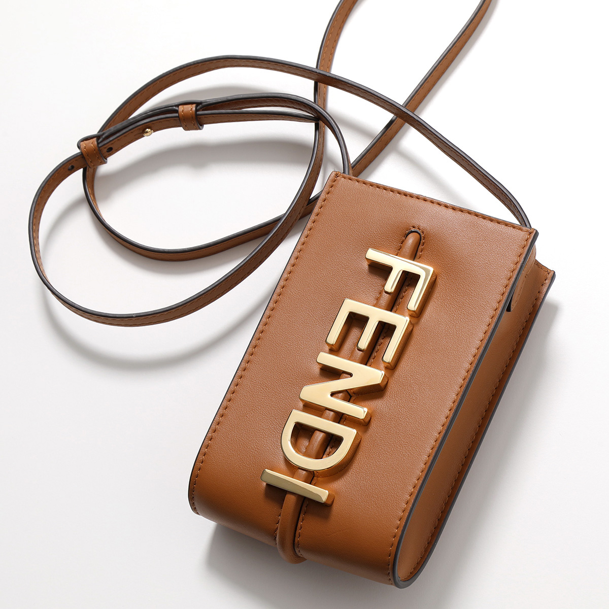 FENDI フェンディ ベルト スマホ ケース レザー ホワイト 本革 バッグ FENDI フェンディ フォンポーチ 7AS192 A5DY レディース レザー