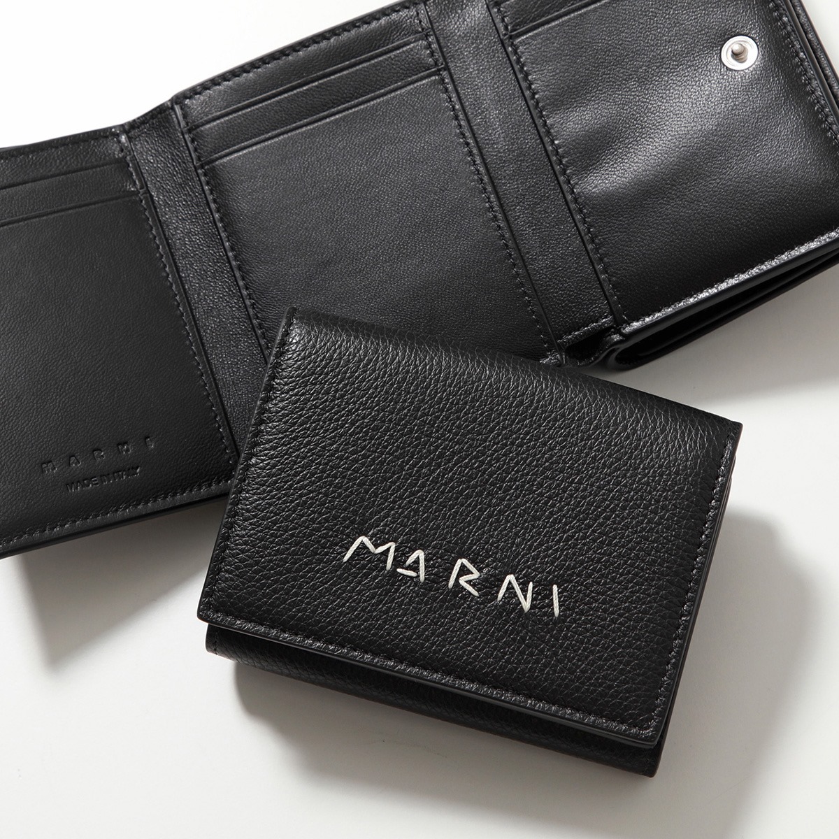★そた★【極美品/未使用】MARNI 三つ折り財布 MARNI マルニ 三つ折り財布 折りたたみ財布 小銭入れあり レザー