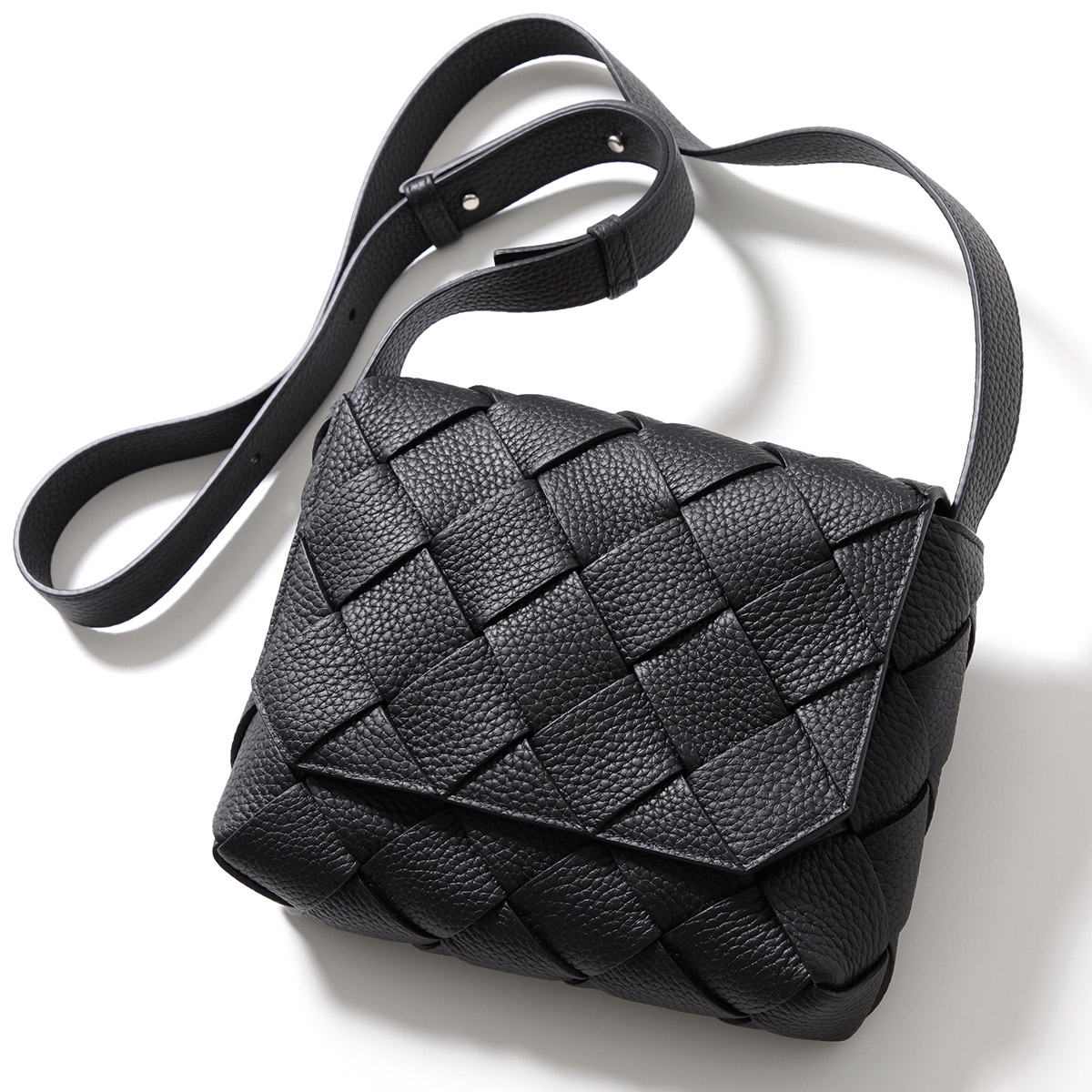 BOTTEGA VENETA メンズショルダーバッグ｜バッグ｜ファッション