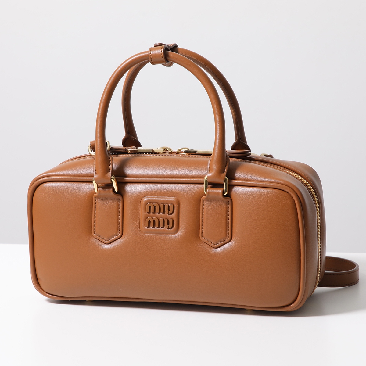 フェミニニティ【MiuMiu】Arcadie ラージ トップハンドル バッグ Arcadie レザーバッグ ラージ レディース | MIU MIU | 24S