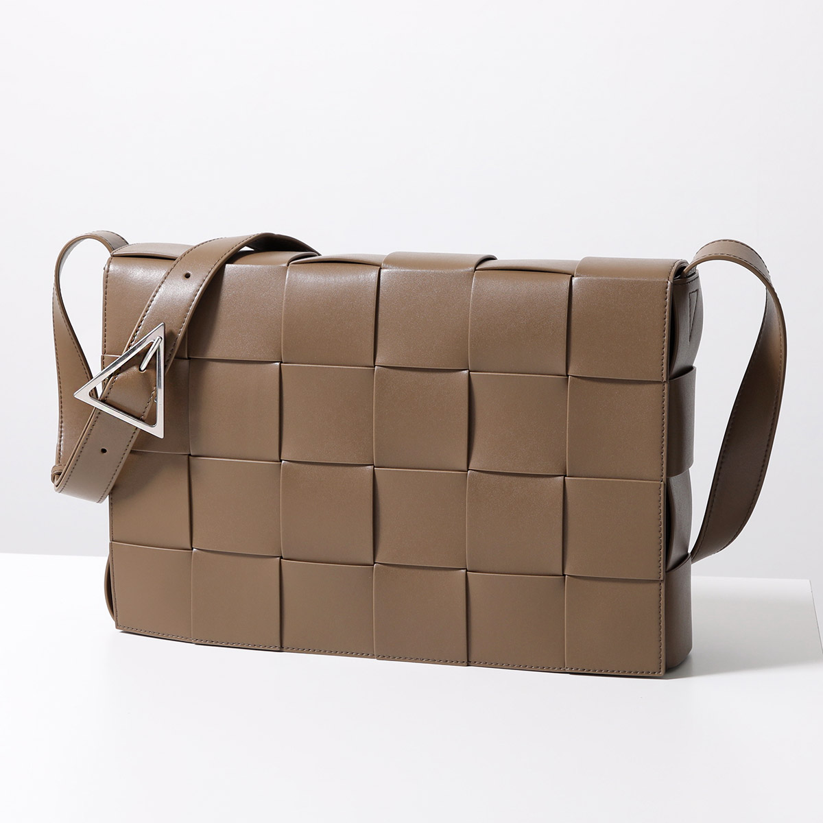 新品●BOTTEGA VENETA カセット ショルダーバッグ レザー ボッテガ BOTTEGA VENETA ボッテガヴェネタ ショルダーバッグ CASETTE