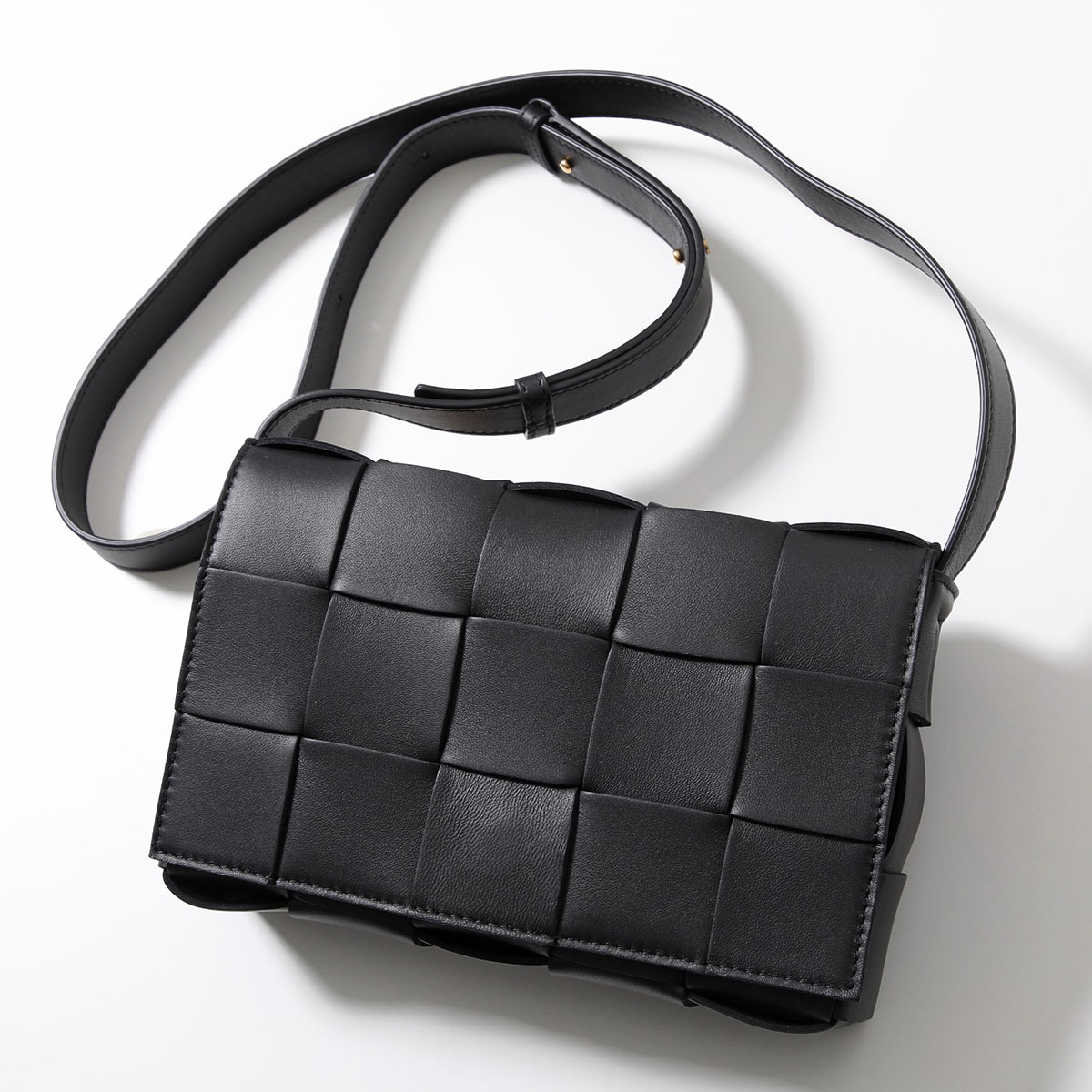 BOTTEGA VENETA レディースショルダーバッグ｜バッグ