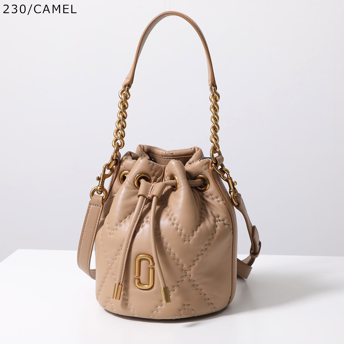 極美品　マークジェイコブ　ショルダーバッグ　キルティング　真ん中ロゴ MARC JACOBS ショルダーバッグ バッグ QUILTED LEATHER DUAL BAG