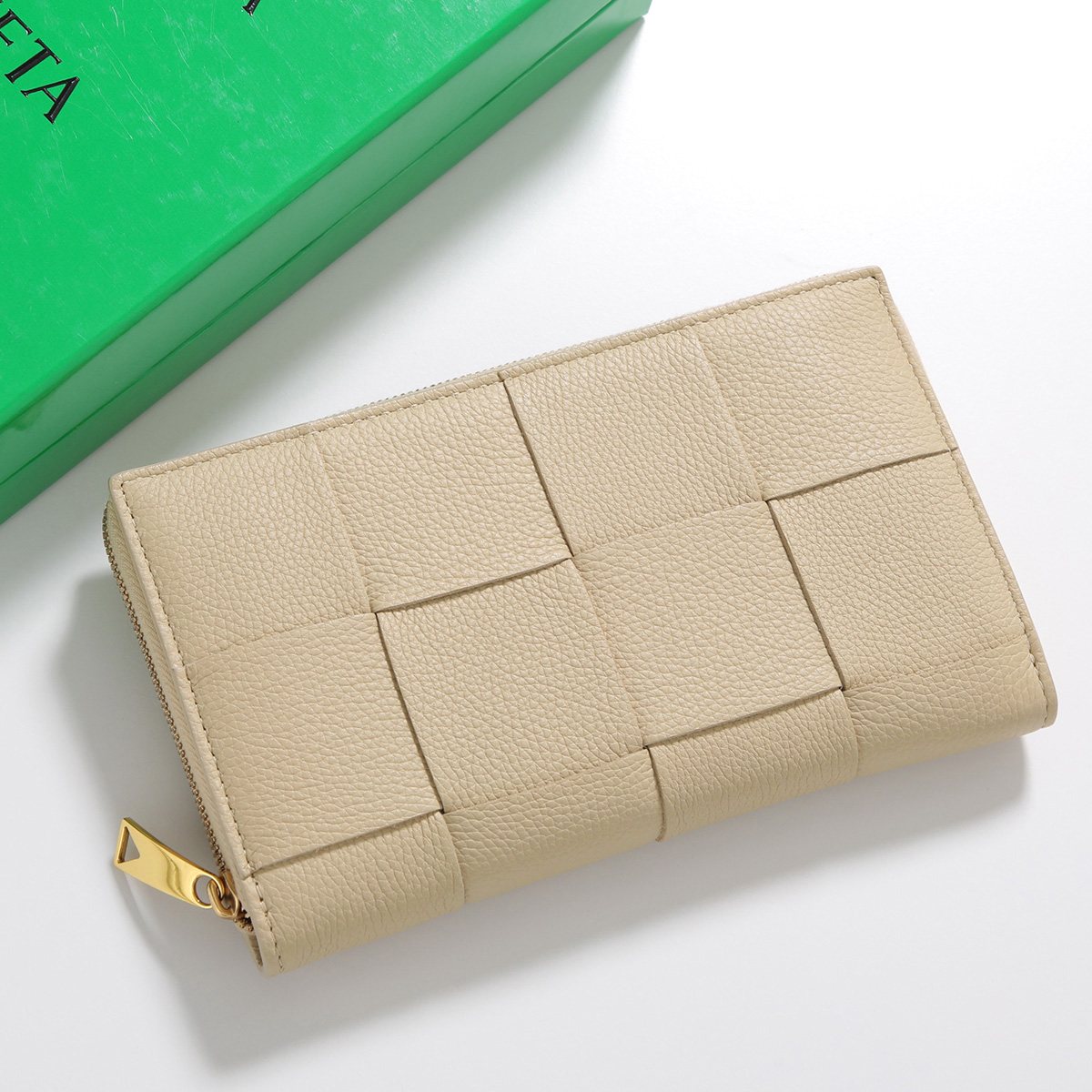 ❤️【美品】BOTTEGA VENETA_美しいスマートな財布/RFID内蔵 BOTTEGA VENETA ボッテガヴェネタ 財布 二つ折り財布 CASSETTE