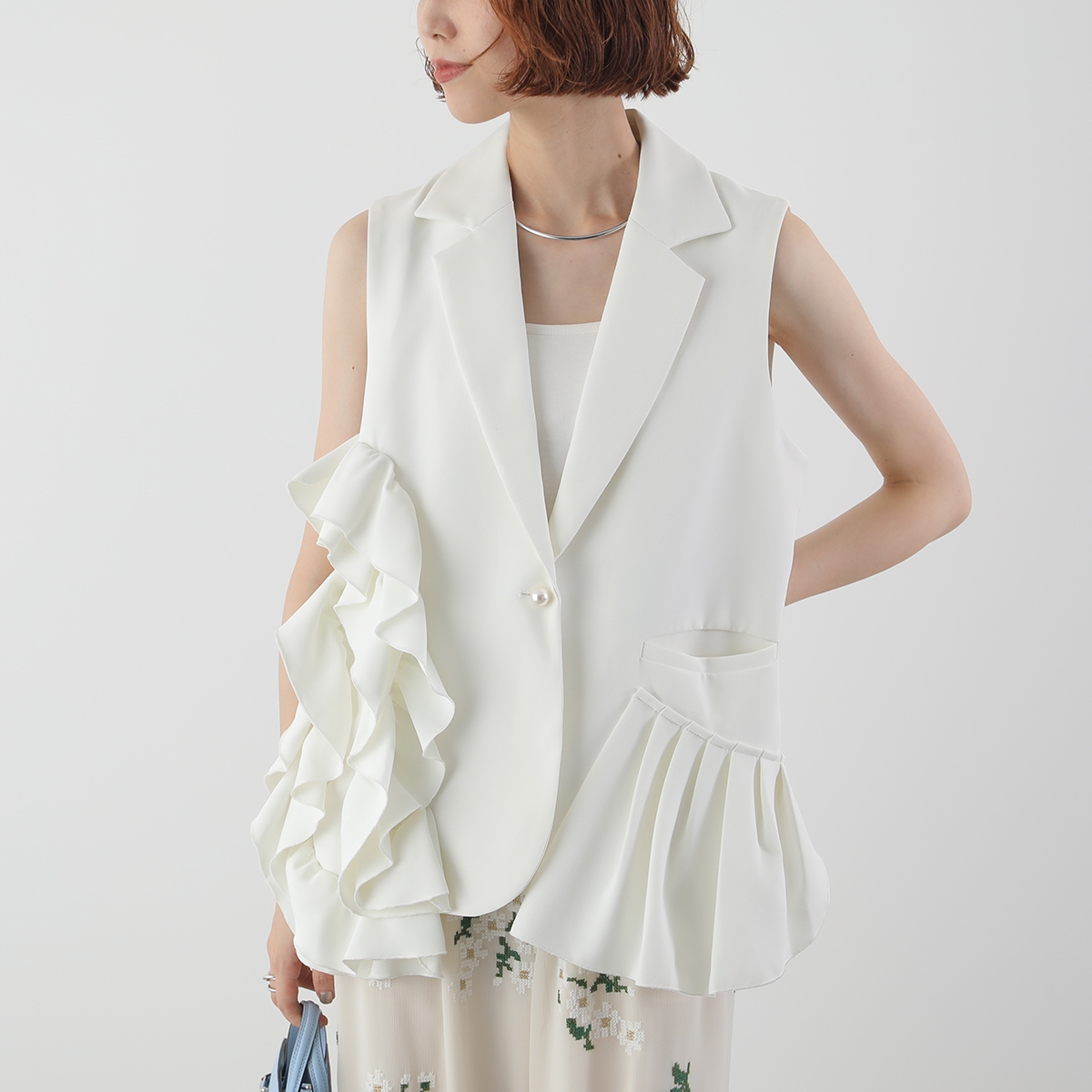 PICCIN ピッチン ベスト 907040 レディース アシンメトリー フリル ジレ ノースリーブ カラー2色 PICCIN ピッチン ベスト 907040 レディース アシンメトリー