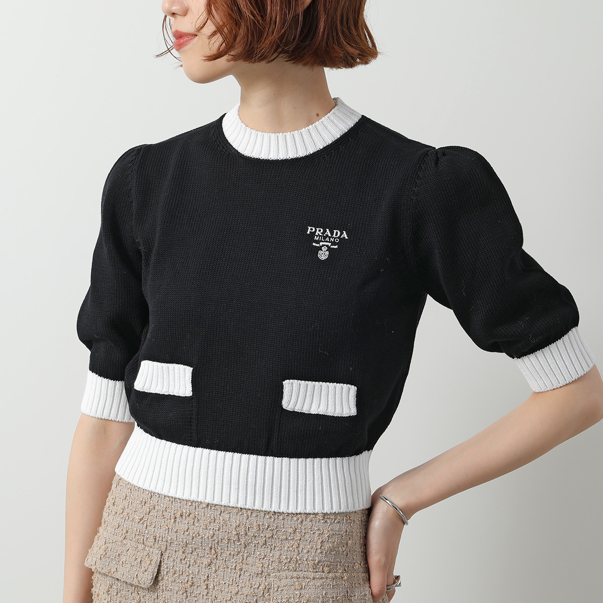 プラダ　カーディガン　PRADA　ロゴプレート　クロップド丈　ネイビー プラダ カーディガン PRADA ロゴプレート クロップド丈 ネイビー