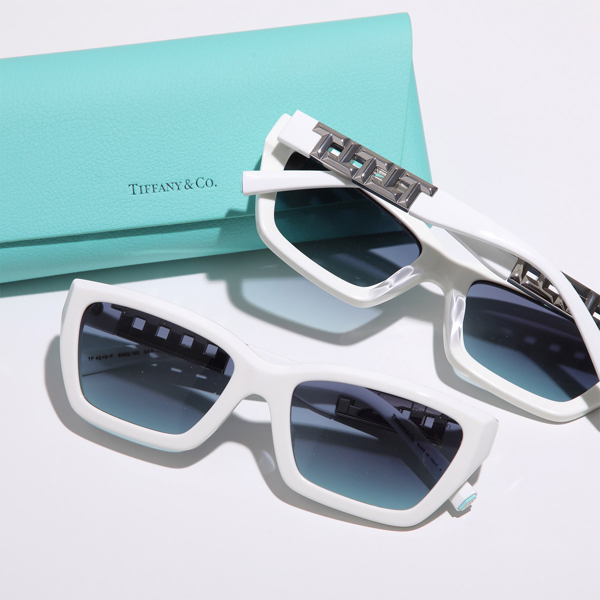 【Tiffany & Co】スクエア サングラス Tiffany & Co. スクエアフレーム サングラス | シルバートーン