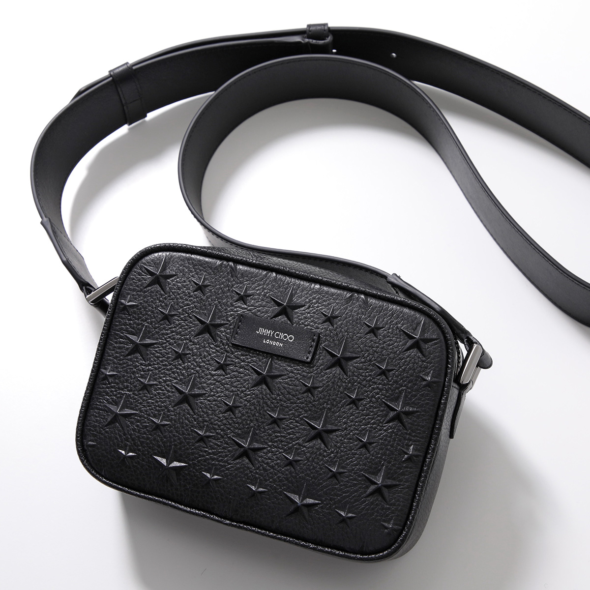 国内直営【JIMMY CHOO】ボックス カメラ M クロスボディバッグ ボックス カメラ M | ブラック エンボス加工レザーバッグ