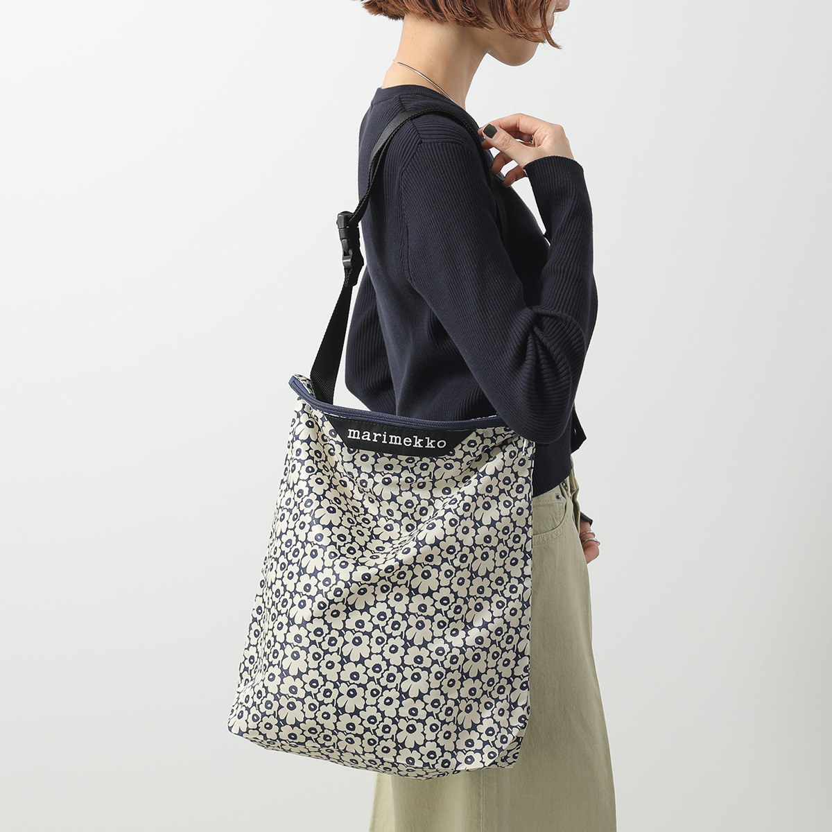 marimekko ショルダーバッグ Neat Crossbody Unikko M 094575 marimekko マリメッコ ショルダーバッグ Neat Crossbody Unikko