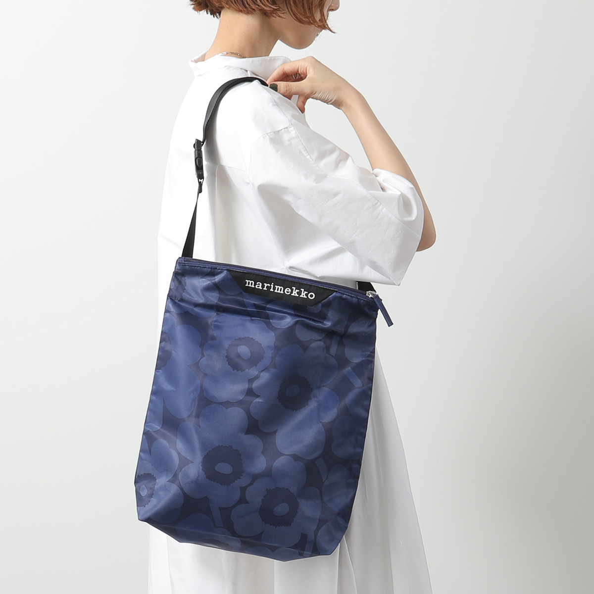 マリメッコ marimekko バッグ Neat Crossbody Unikko M 094574 marimekko マリメッコ ショルダーバッグ Neat Crossbody Unikko