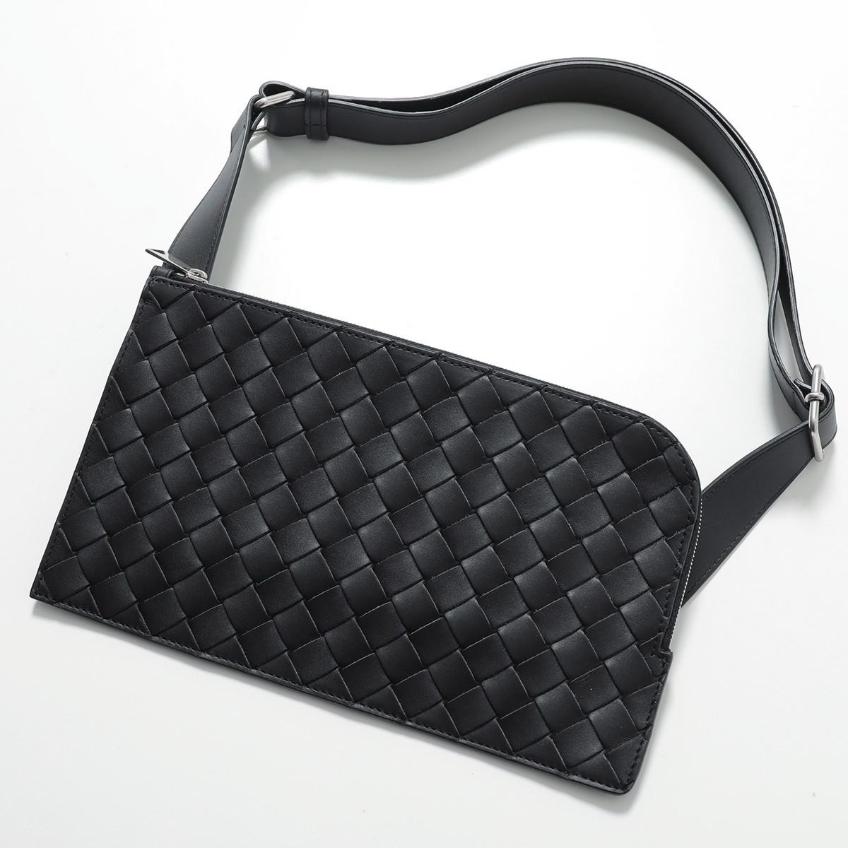 『BOTTEGA VENETA』ボッテガ　ボディバッグ ブラック BOTTEGA VENETA ボッテガヴェネタ ボディバッグ 755569 V1EC3