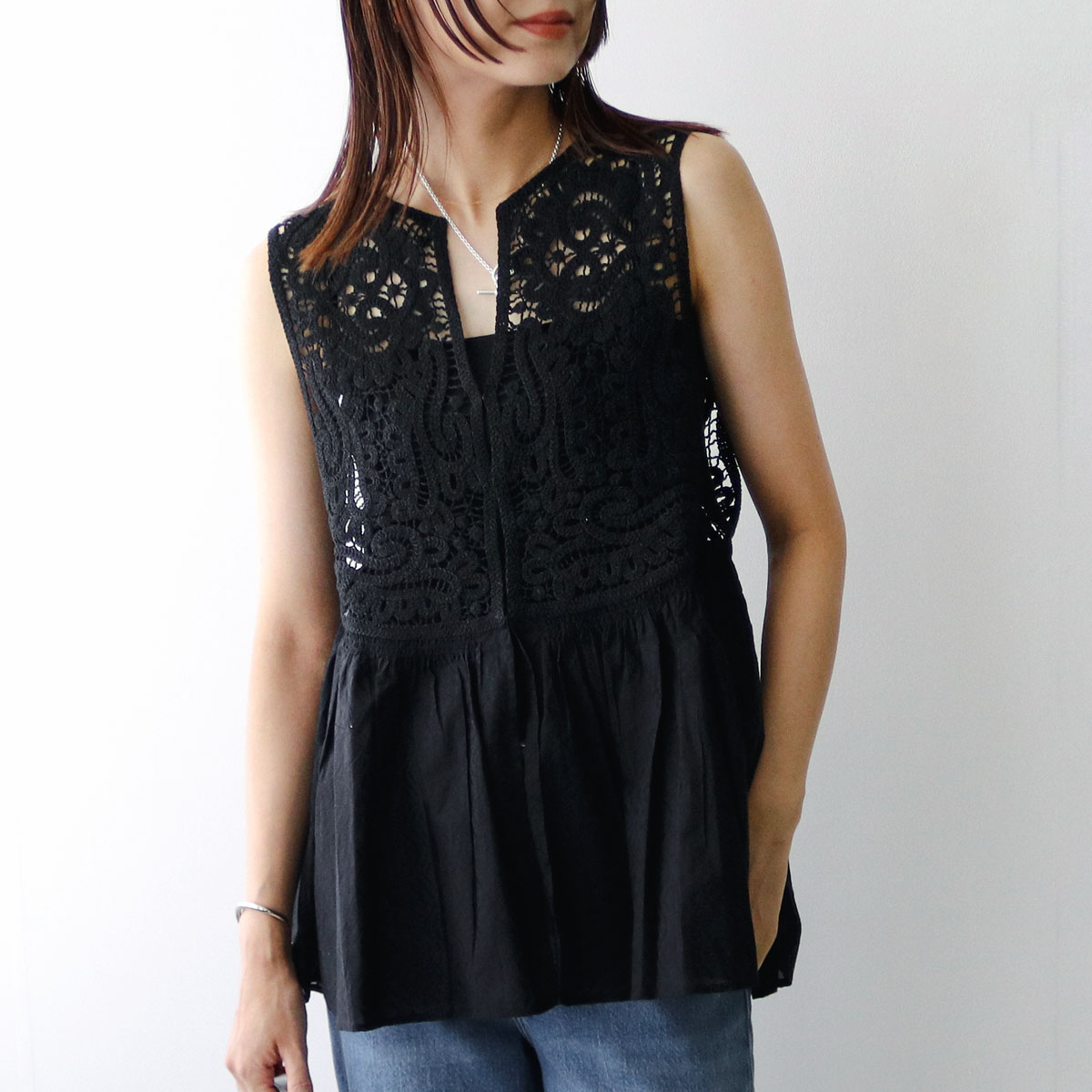 ne Quittez pas ヌキテパ ベスト Cotton Jacquard Lace Yoke Top