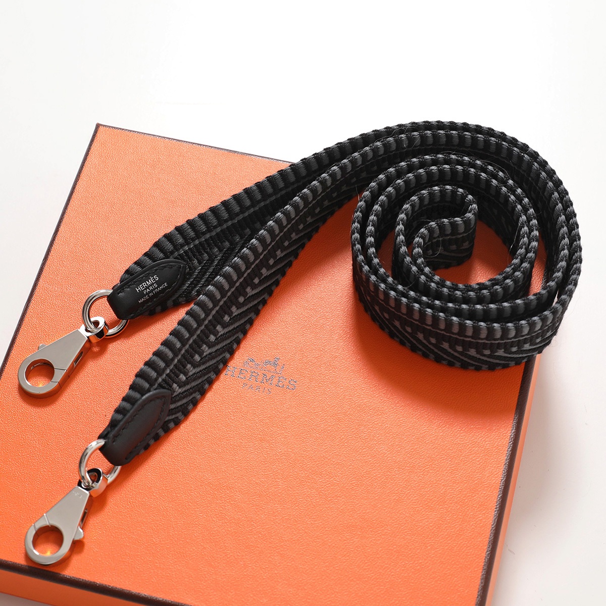 HERMÈS ショルダーバッグ HERMES (エルメス) コンスタンス18 ショルダーバッグ