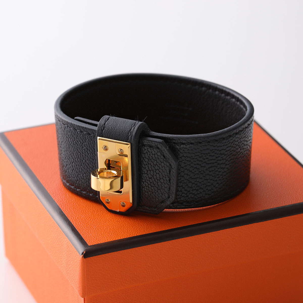 さりげなくお洒落【HERMES】 ケリーツイストブレスレット レザーブレスレット 《ケリー・ツイスト》 PM | Hermès