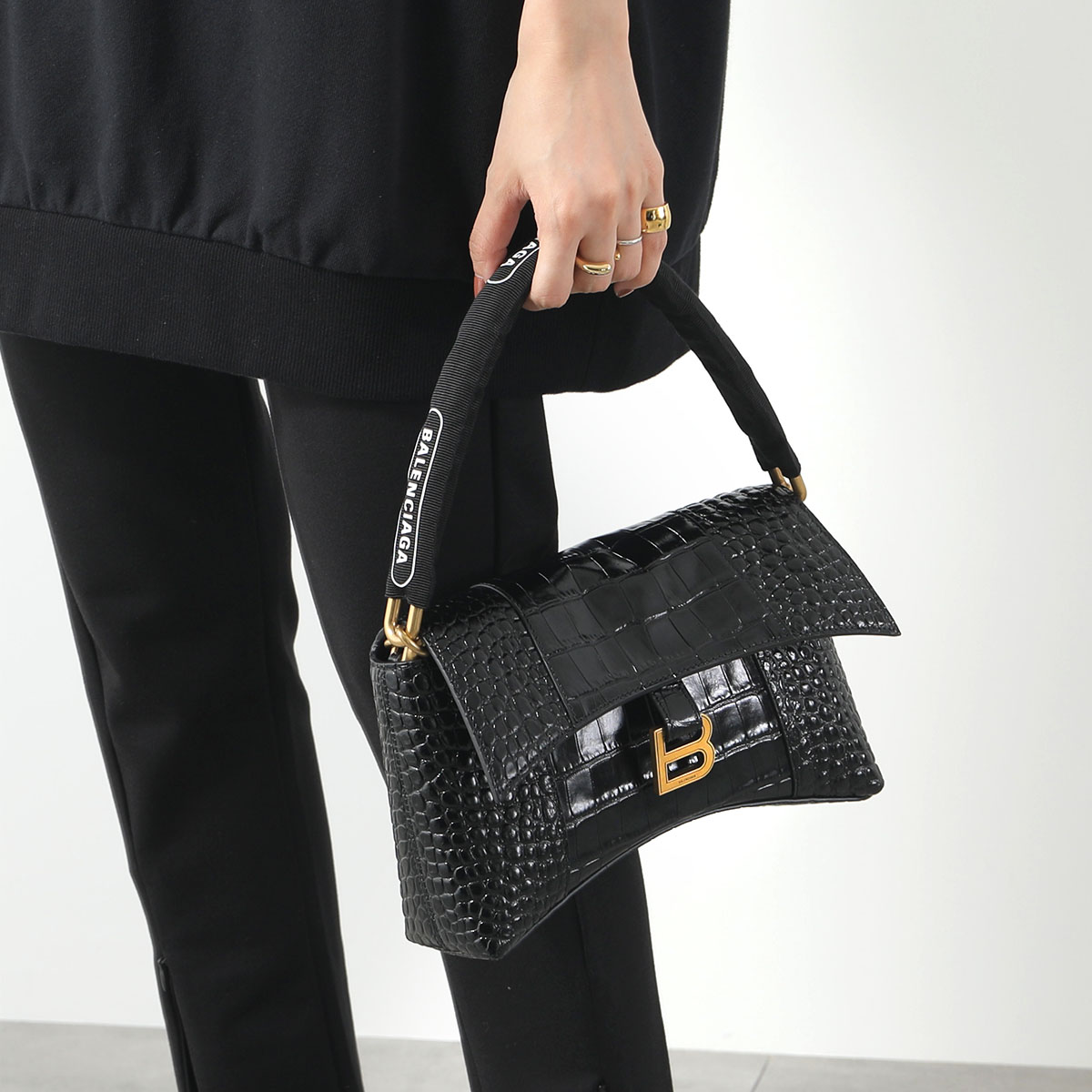 【美品】BALENCIAGAショルダーバッグ　ブラック BALENCIAGA レディースショルダーバッグ｜バッグ｜ファッション