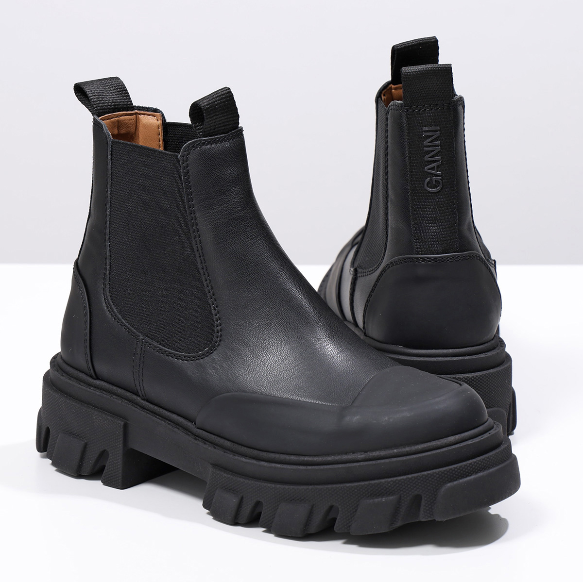 GANNIチャンキーレザーブーツ GANNI ガニー ショートブーツ Cleated Low Chelsea Boot Black