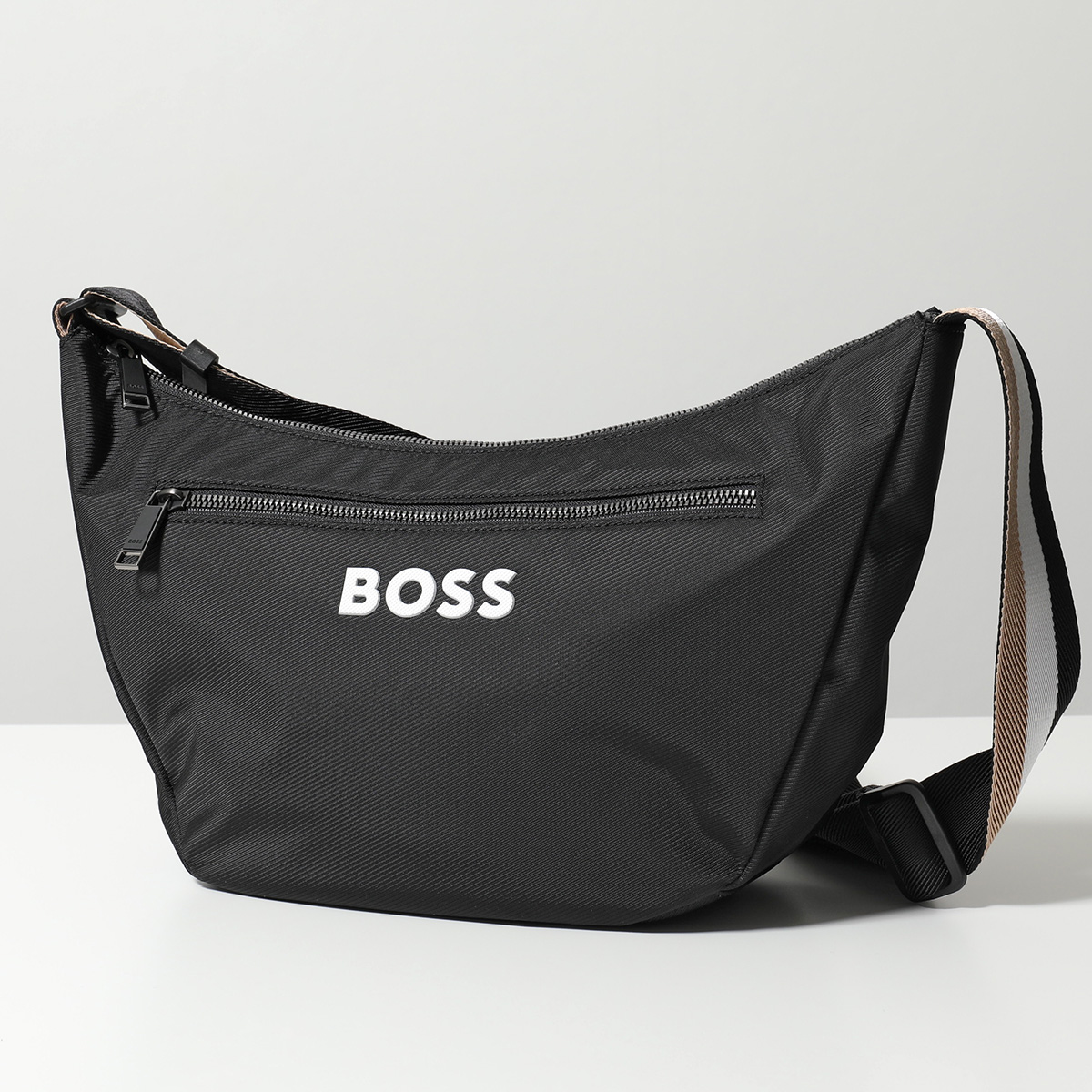 極美品✨ヒューゴボス　HUGO BOSS ボディーバッグ HUGO BOSS ヒューゴボス クロスボディバッグ コントラストロゴ