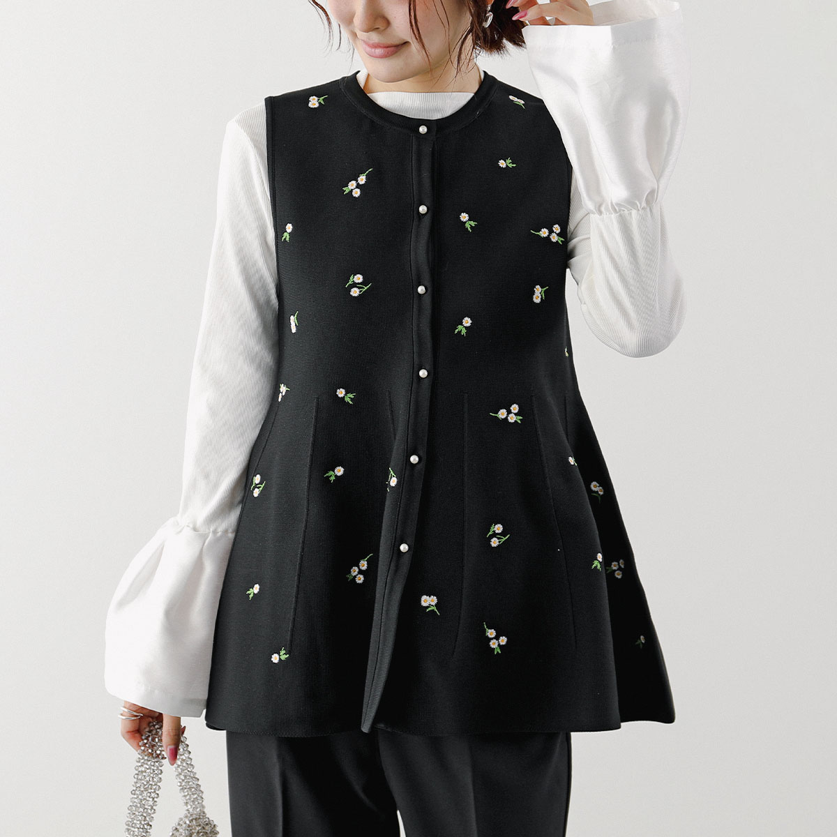 Mewl（ミュール） ベスト M253-95030 レディース ニット フラワー 刺繍