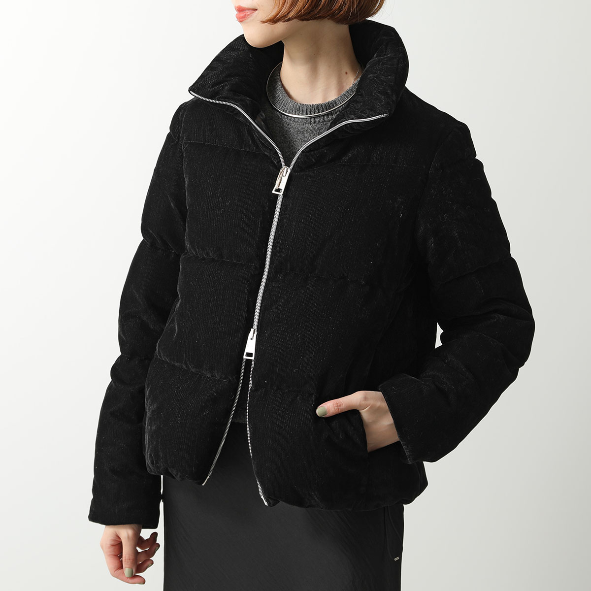 Herno Resortブラック フード付きパッカブル ダウンジャケット