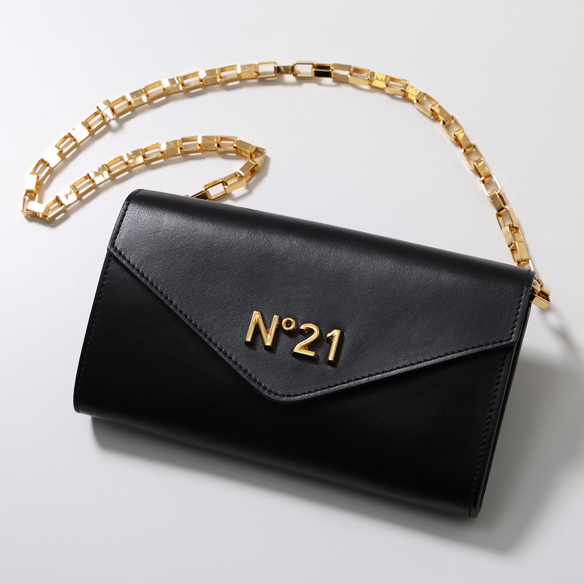 N°21（ヌメロヴェントゥーノ） チェーンウォレット 953VT01 レディース