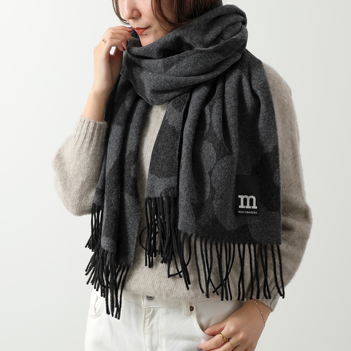 marimekko（マリメッコ） マフラー Identtinen Unikko ウニッコ 094906