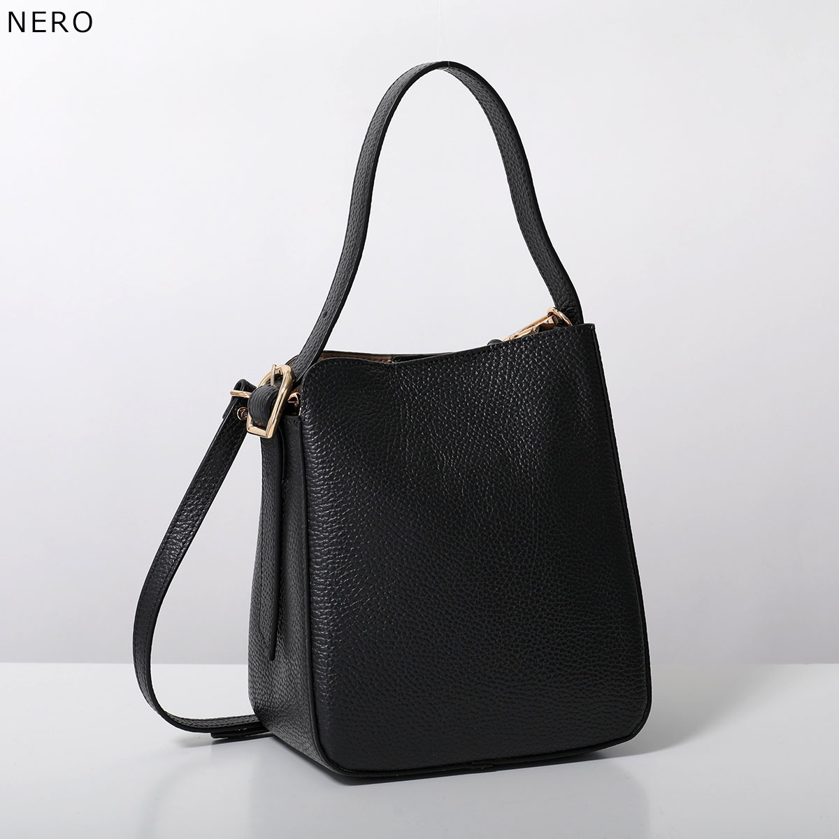 美品【定価2.7万】GIANNI NOTARO 本革 ブラック ショルダーバッグ GIANNI NOTARO（ジャンニノターロ） ショルダーバッグ バッグ 「GIANNI