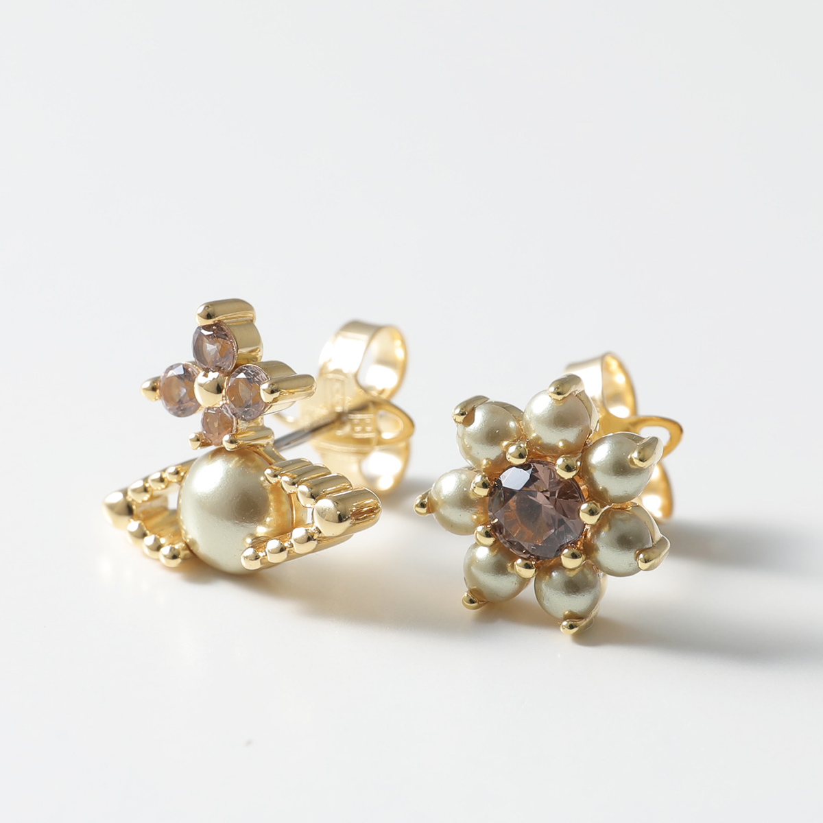 vivienne Westwoodのピアス 20/21新作☆vivienne westwood☆LUCRECE安全ピンオーブピアス