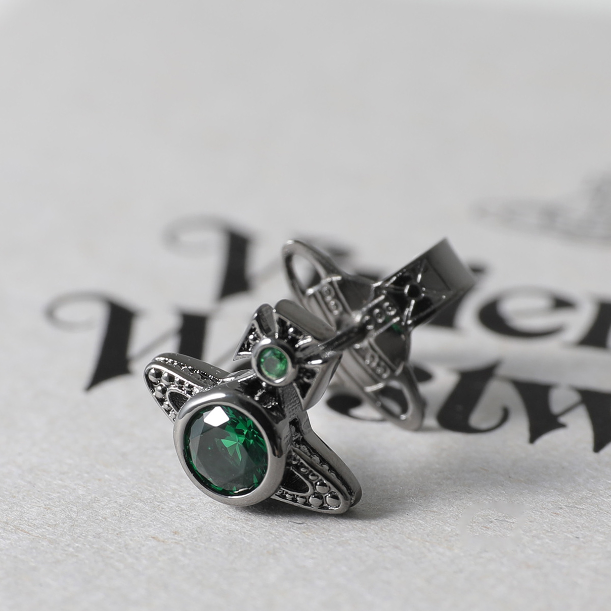 Vivienne Westwood（ヴィヴィアンウエストウッド） ピアス MAN LONDON