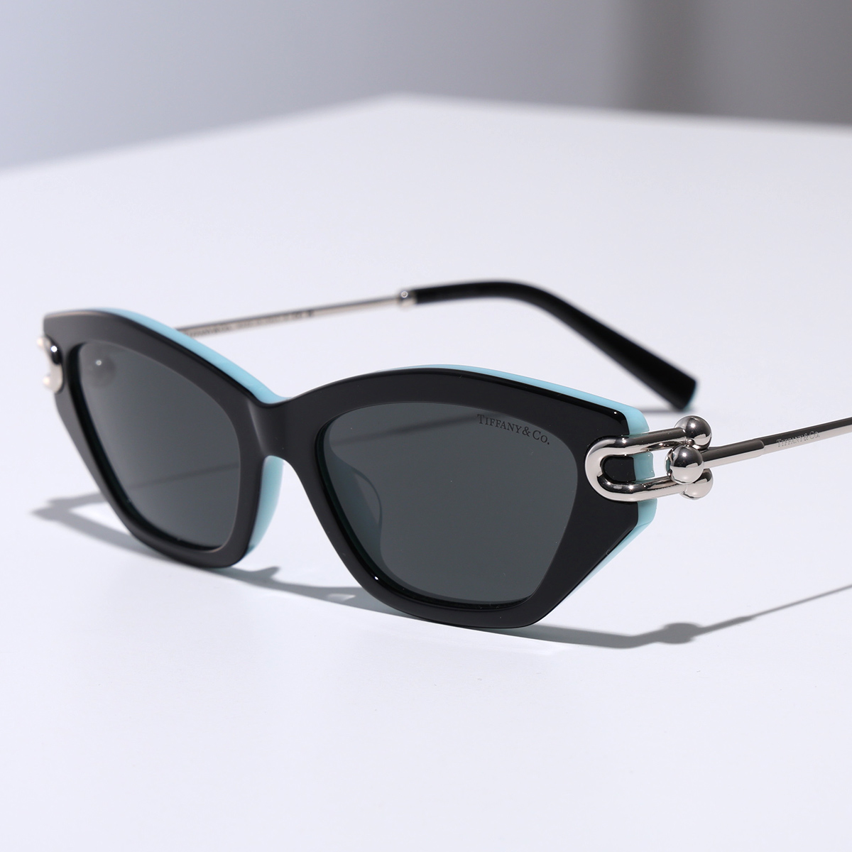 ティファニー　サングラス　ハードウェア Hawaiiの @tiffanyandco で一目惚れした ハードウェアとTiffany Tの