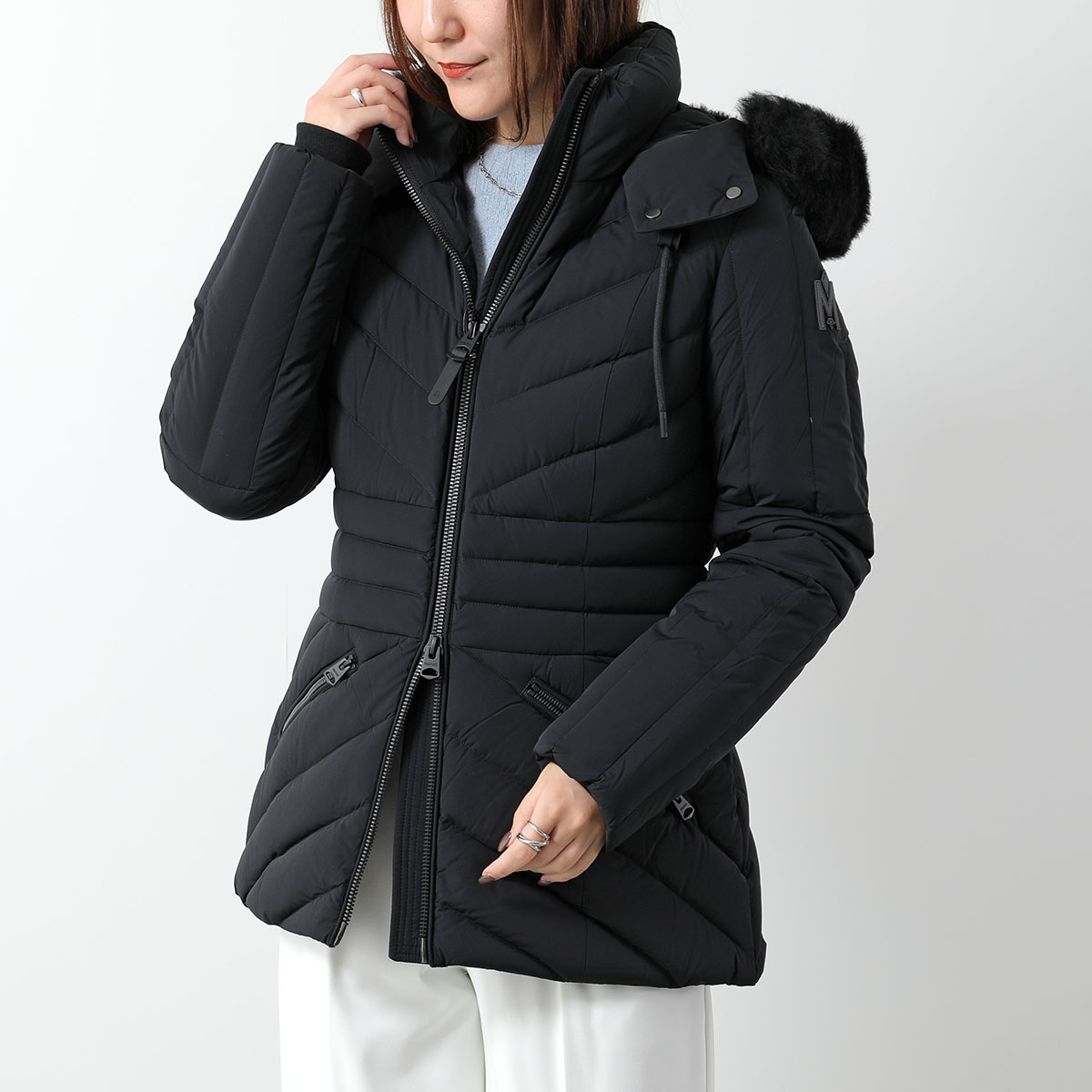 Mackage SYDNEYブラック Mサイズ MACKAGE (マッカージュ) フード着脱 ナイロン フルジップ ショート