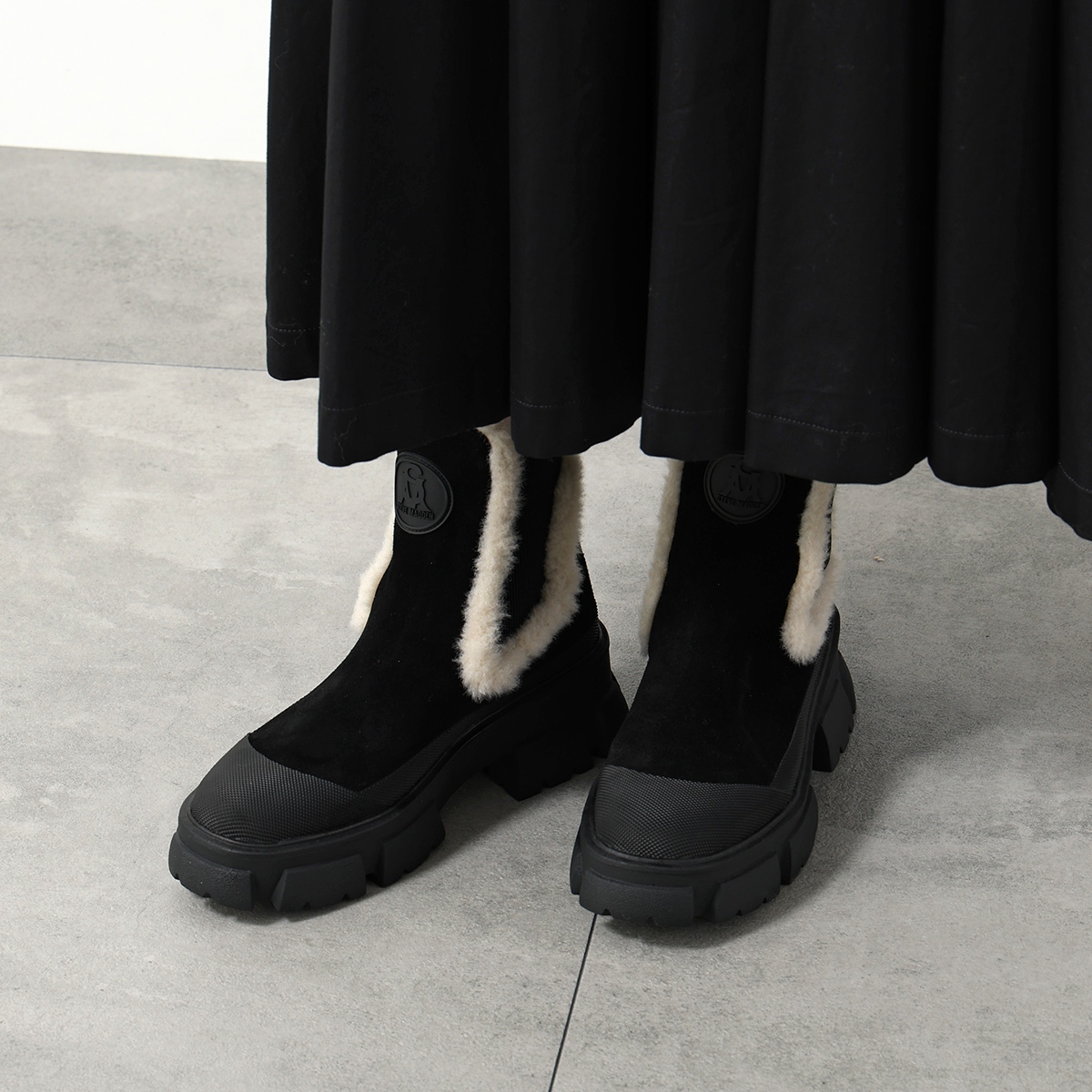 STEVE MADDEN（スティーブ・マデン） スエードチェルシーブーツ