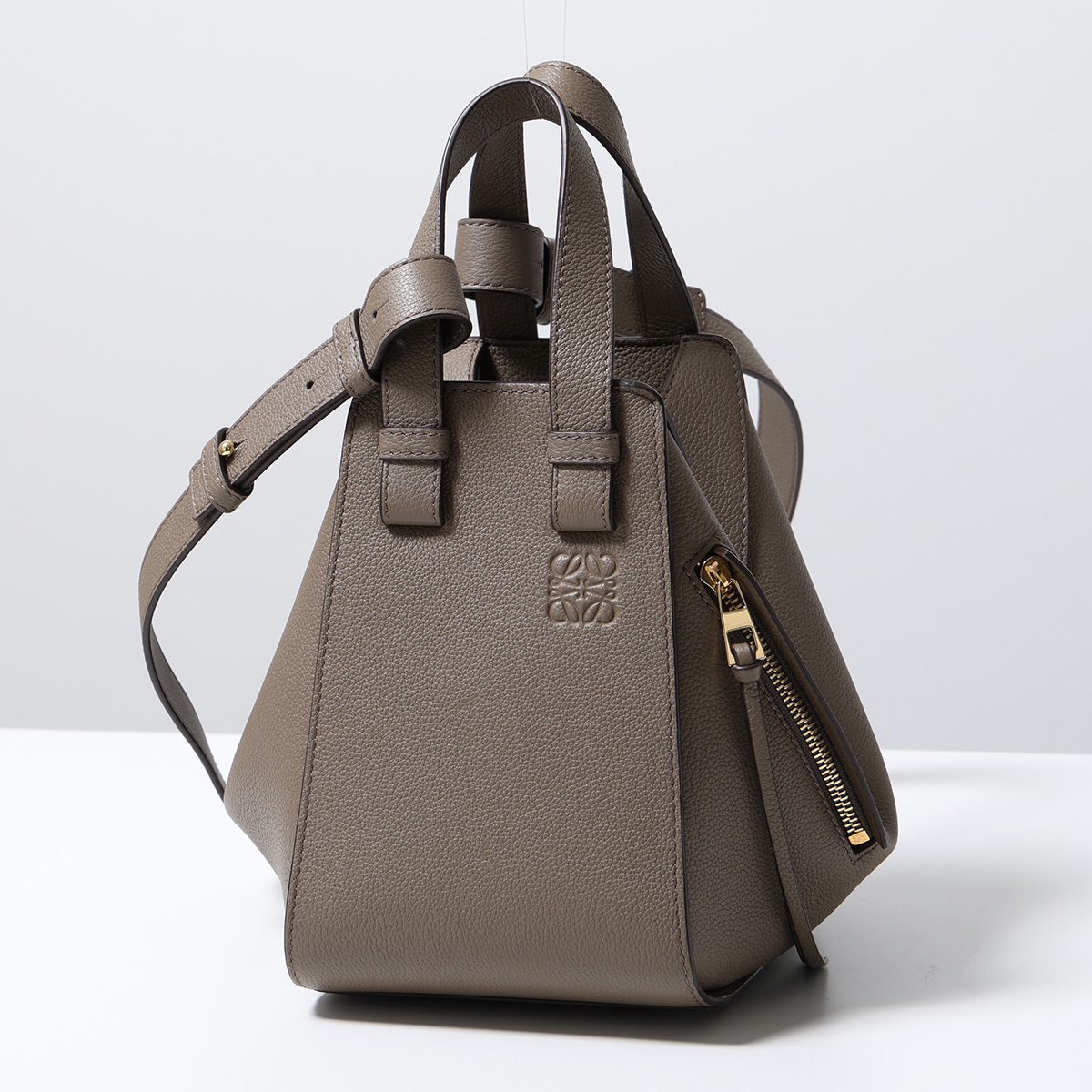 LOEWE（ロエベ） ハンドバッグ HAMMOCK COMPACT ハンモックバッグ