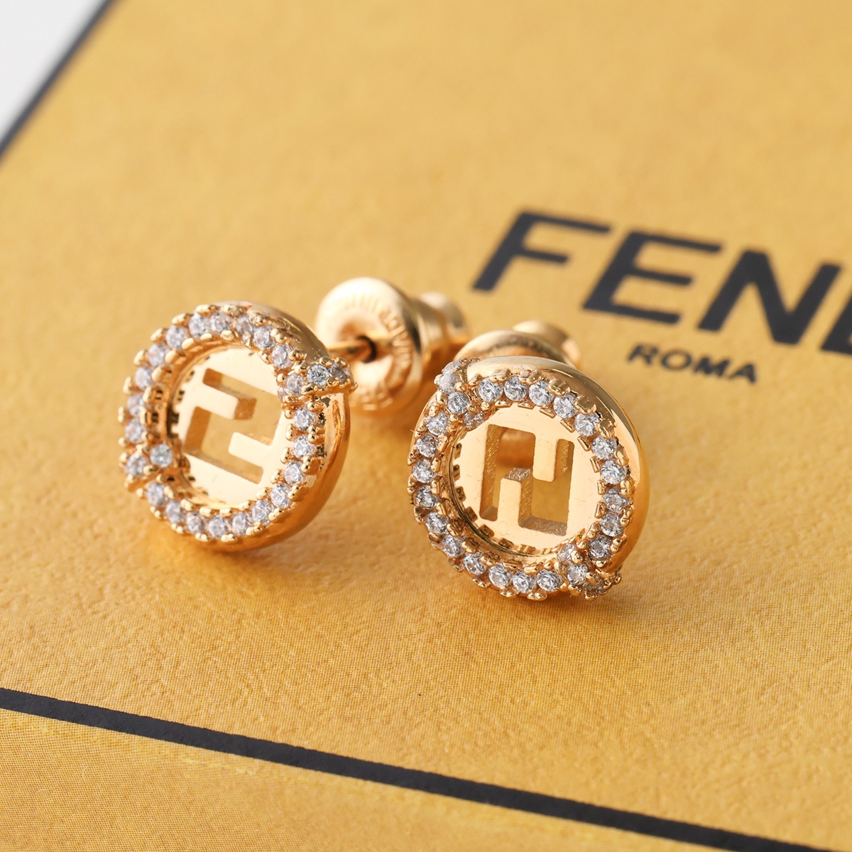 FENDI（フェンディ） ピアス 8AL079 ATEP レディース エバーラウンド