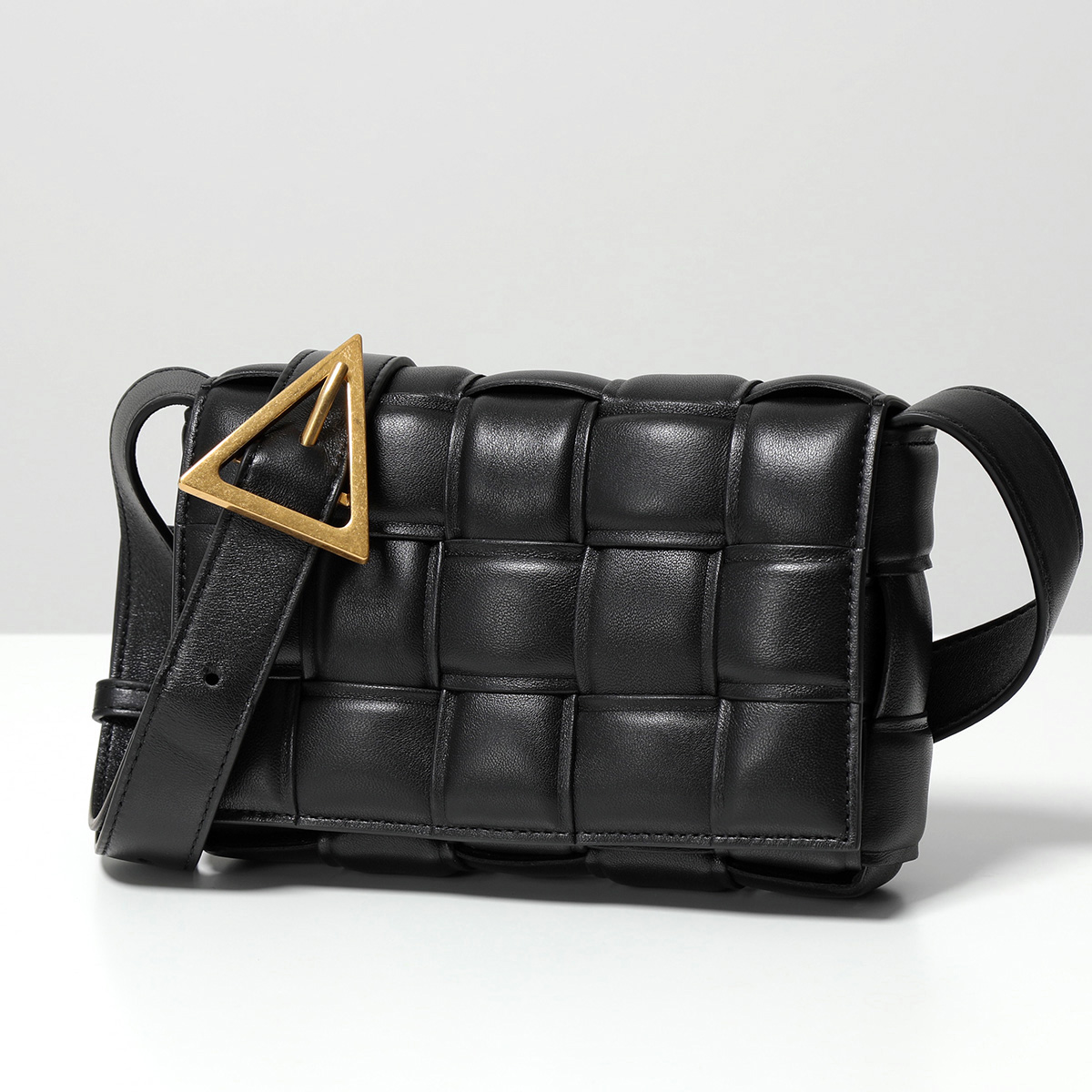 BOTTEGA VENETA（ボッテガ・ヴェネタ） ショルダーバッグ スモール