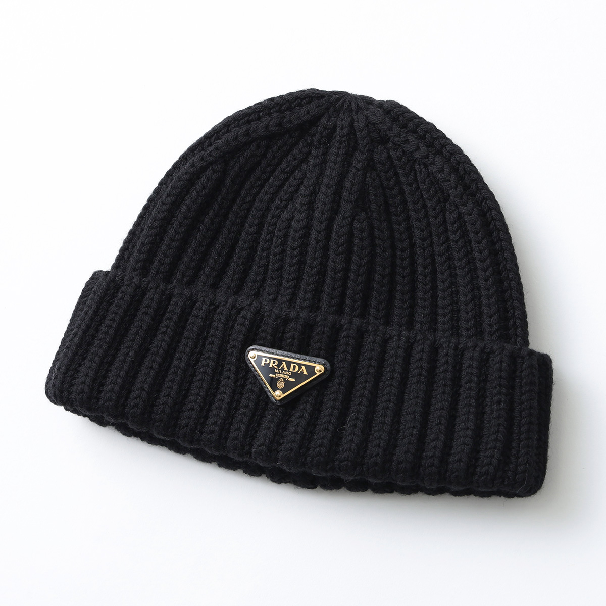 美品！　プラダ　人気　ニット帽　ロゴ 日本未発売*PRADA*耳当て付 ウールニット帽 ロゴ付 ビーニー (PRADA