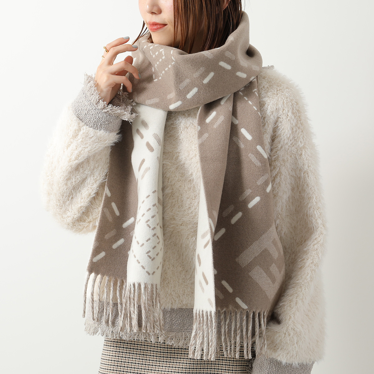 早い者勝ち❗️ FENDI マフラー⭐︎フェンディー⭐︎完全日本正規品　美品 FENDIマフラー