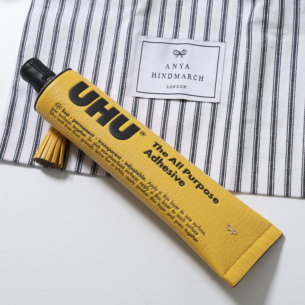 ANYA HINDMARCH（アニヤ・ハインドマーチ） ポーチ Zip Card Case