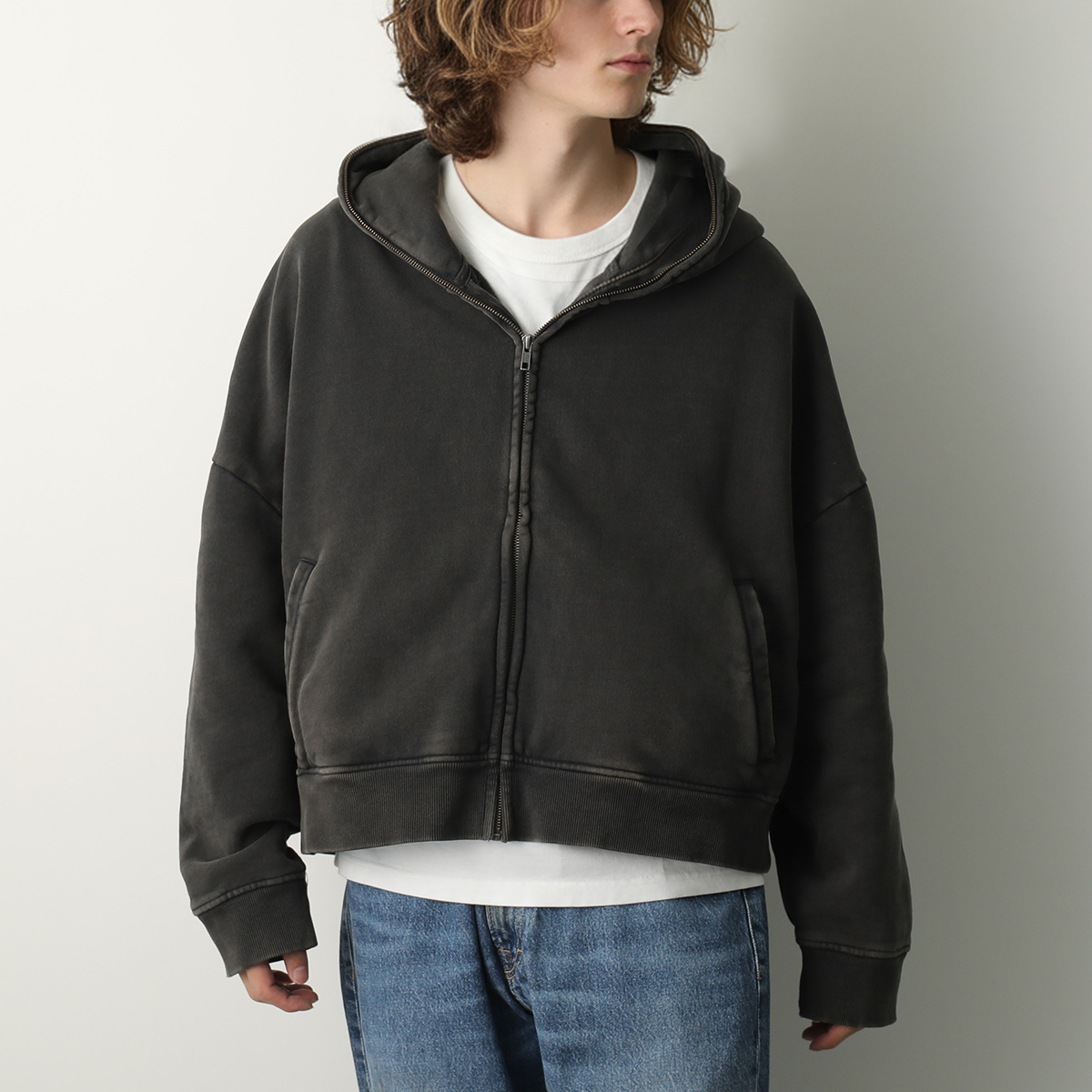 ダークグレー フルジップパーカーエンタイヤスタジオ百足着用 ダークグレー フルジップパーカーエンタイヤスタジオ百足着用