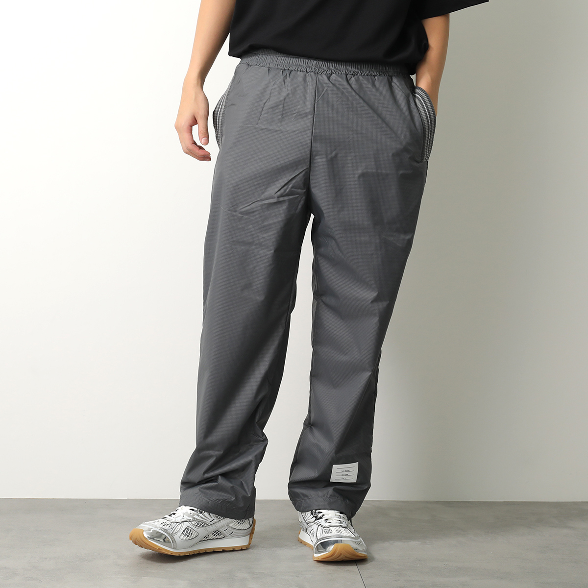 THOM BROWNE（トム ブラウン） ナイロンパンツ MJQ208A 06859 メンズ